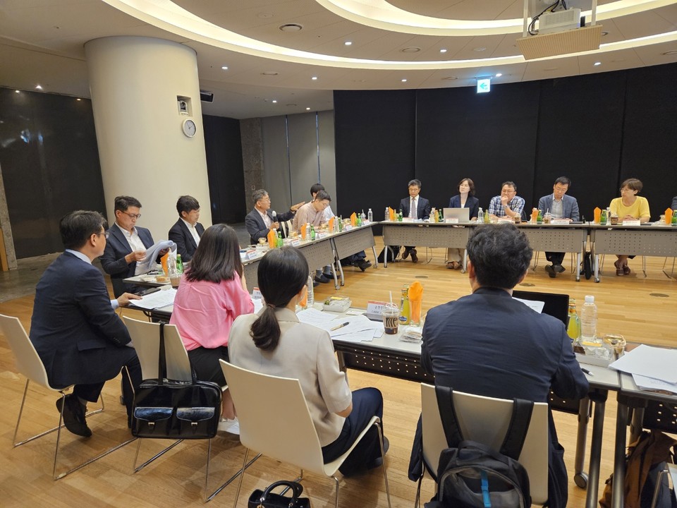 첨단카지노 꽁 머니산업협회는 작년 8월 복지부를 초청해 첨단재생바이오법 및 하위법령 개정 뱡향을 논의했으며, 이를 토대로 하위법령 개정안 관련 산업계 의견서를 전달했다. / 사진=첨단카지노 꽁 머니산업협회