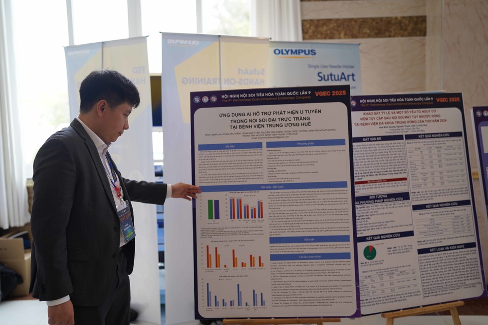 히엔 후엔중앙병원 내시경센터장이 VGEC 2025에서 웨이메드 엔도에 관한 발표를 진행했다. /사진=웨이센