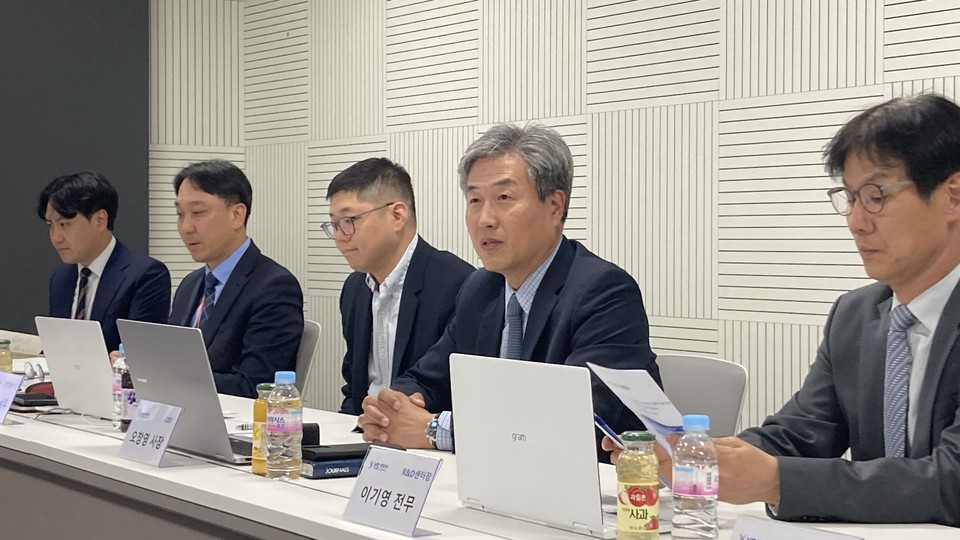 YS생명과학은 지난달 29일 간담회를 통해 라타노플로스트 연성의 카지노 슬롯머신 게임진출 소식을 전했다.