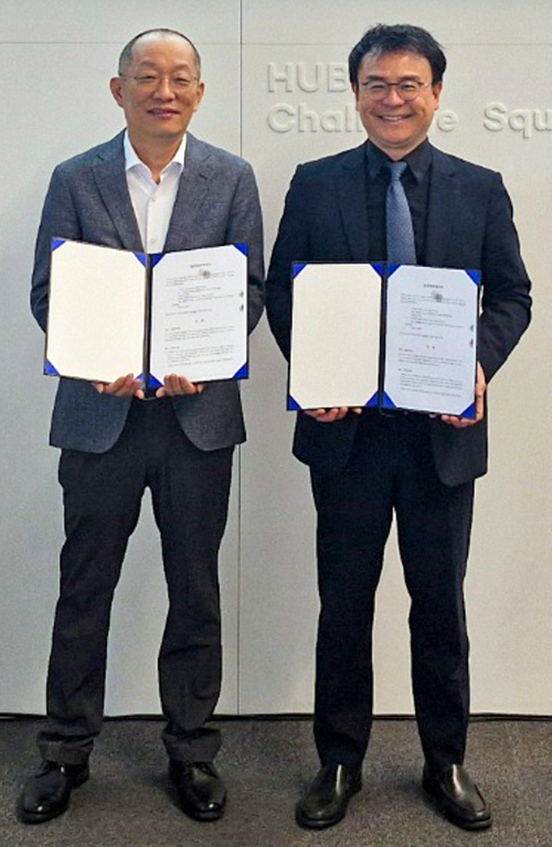 김현익 무료 슬롯 사이트(오른쪽)와 홍성광 무료 슬롯 사이트.