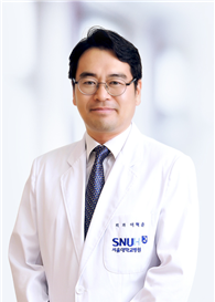 바카라사이트 이혁준 교수