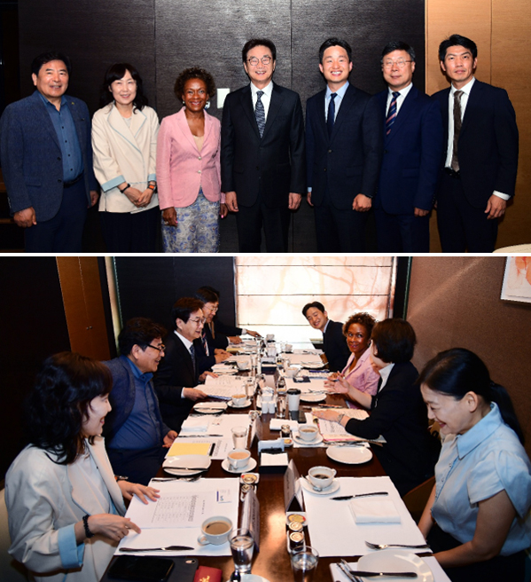 한국글로벌보건연맹 원희목 이사장, Gavi 마리앙지 사라카-야오 최고파트너십책임자, 국내바카라사이트 신고기업들의 간담회 모습. /사진=연맹.