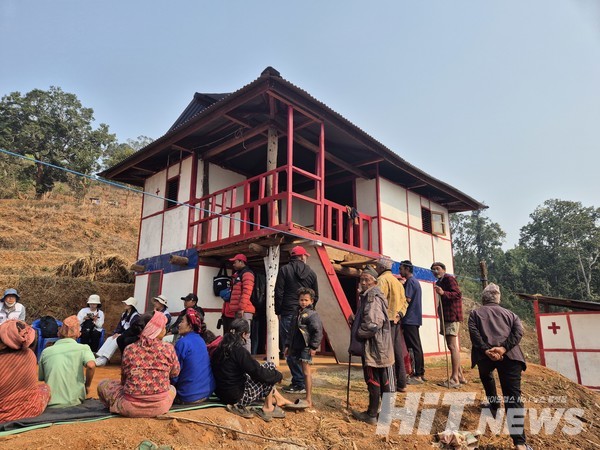 노숙하던 주민들을 위해 지은 거주시설.