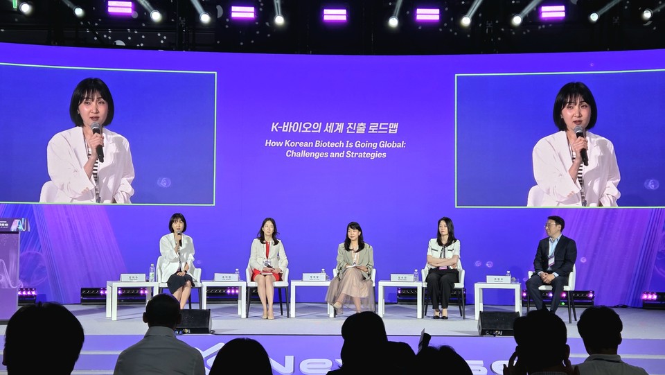 (왼쪽부터) 강지수 BNH인베스트먼트 전무, 조아련 제이랩스코리아(JLABS Korea) 총괄, 정회량 로슈(Roche) 이사, 심수민 파트너스인베스트먼트 상무, 조현무 프리미어파트너스 바카라 오토본부 상무 / 사진=김선경 기자