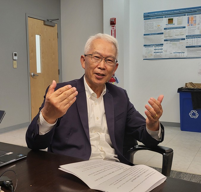 고종성 제노스코 대표는 "확실한 타깃과 경쟁력에 집중하는 가성비 높은 신약 개발 전략으로 넥스트 렉라자를 만들겠다"고 말했다. 보스턴 제노스코 본사에서 고 대표가 '렉라자'를 중심으로 한 제노스코의 신약 개발 여정과 독자 R&D 역량에 기반한 다음 계획을 설명하고 있다.