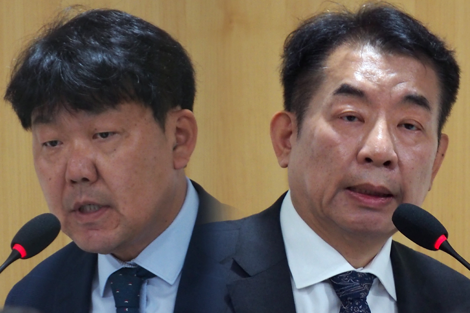 (왼쪽부터) 박완갑 대표와 정진현 센터장이 발표하고 있다