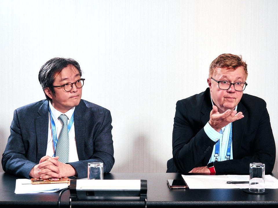 (사진 왼쪽부터) 이세훈 삼성서울병원 교수, 파시 안느 하버드 의과대학 교수