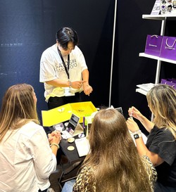 씨앤씨인터내셔널이 '메이크업 인 뉴욕 2025'에서 신제형 제품을 선보였다.