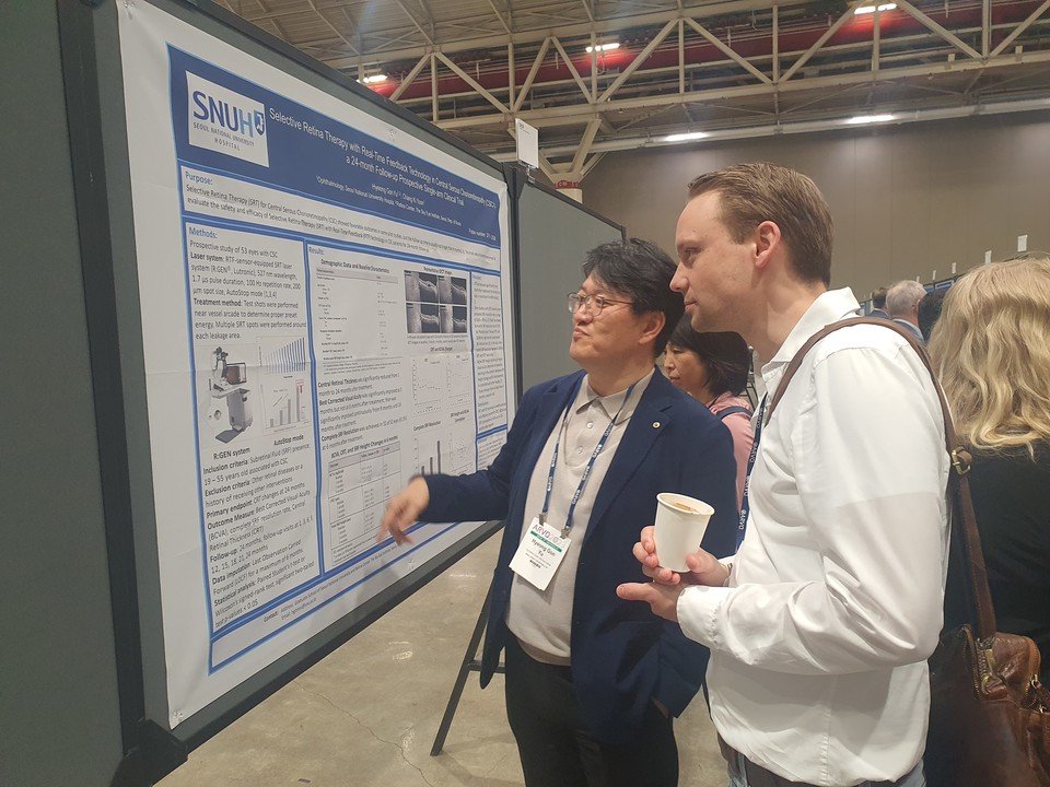유형곤 센터장이 미국 시과학·안과학회(ARVO)에서 선택적 레이저를 이용한 황반변성 치료에 대해 발표하고 있다.