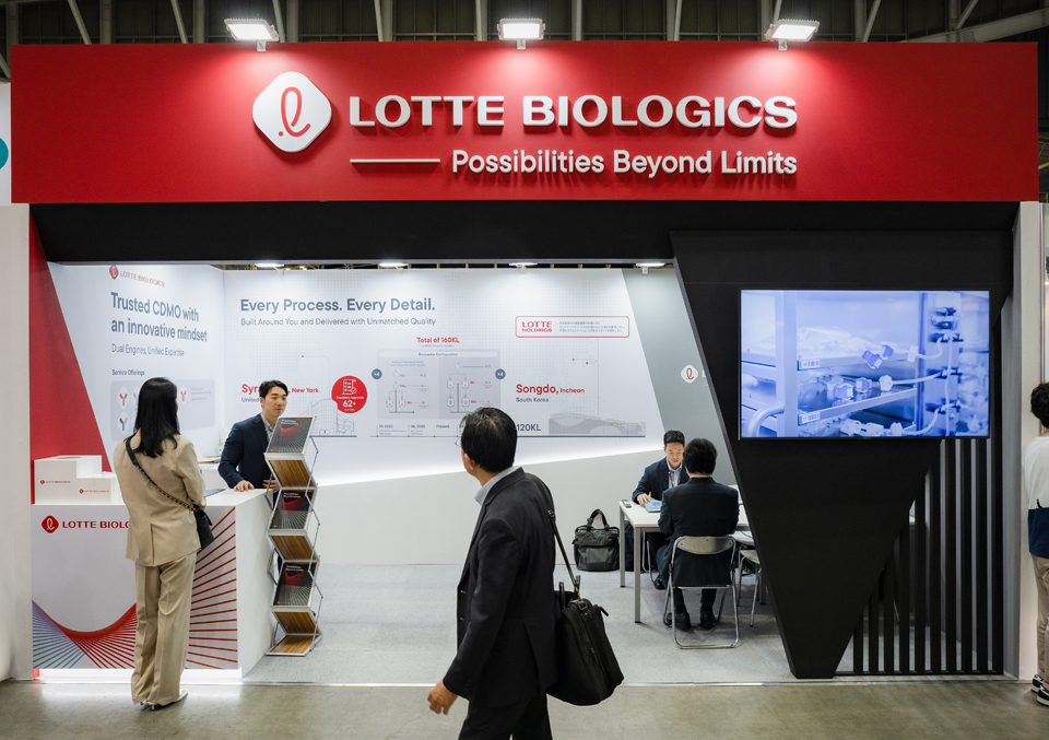 롯데바이오로직스의 CPhI World Wide 단독 전시 부스. 사진=롯데바이오.