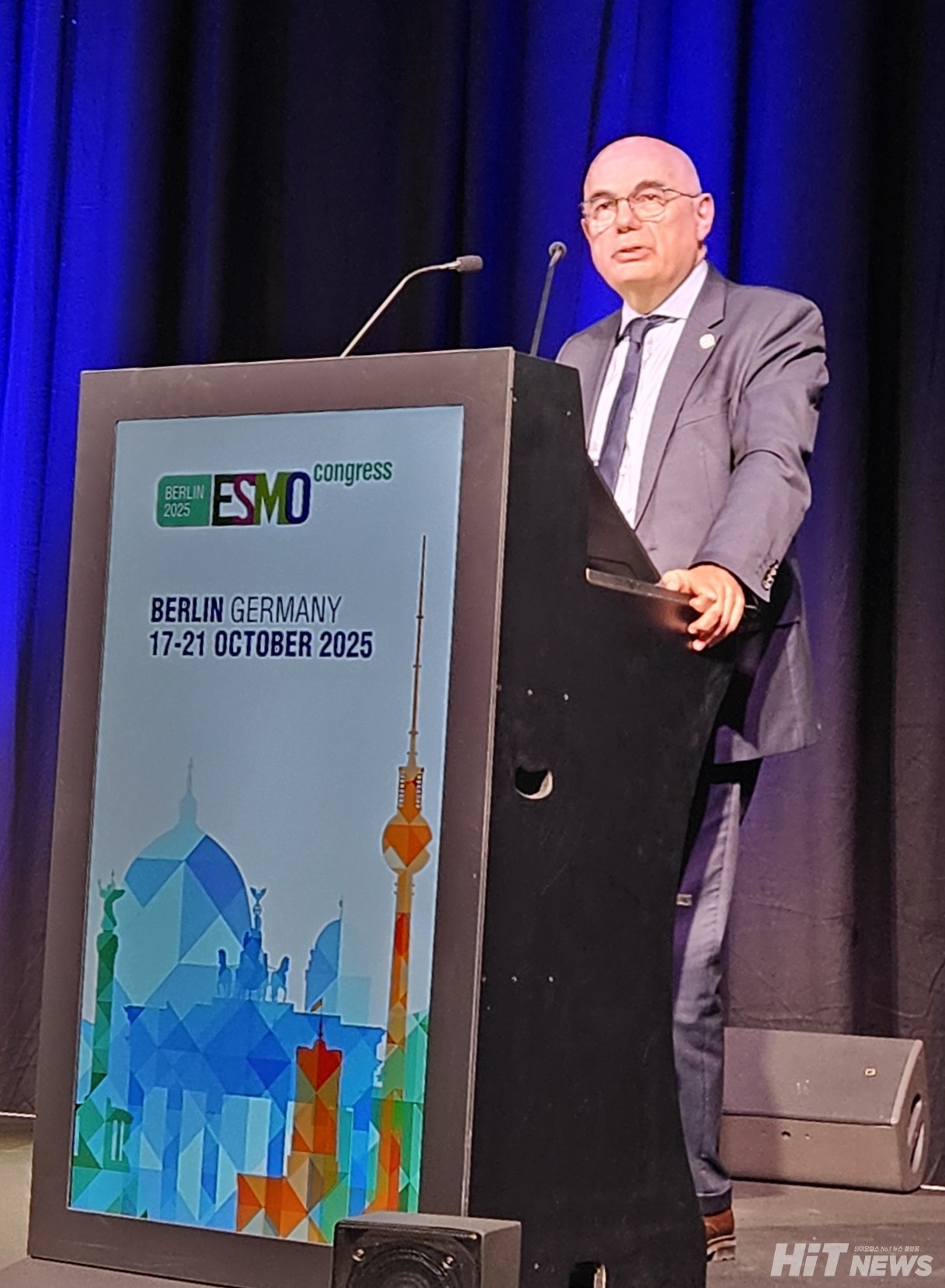 조셉 타베르네로 교수