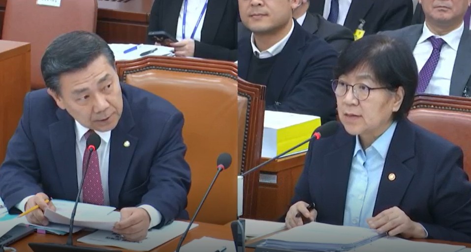 백종헌 의원과 정은경 장관(오른쪽)