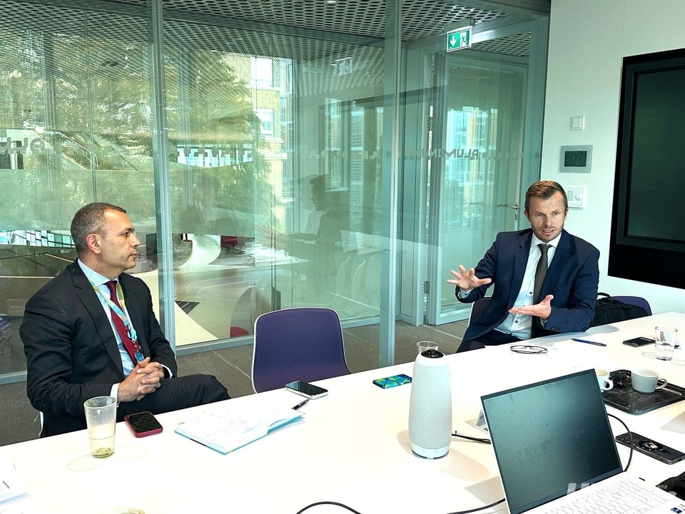 (From left) Emre Ozcan, Head of Digital Health & Devices at Merck, and Christian Leufgen, Head of Total Rewards at Merck