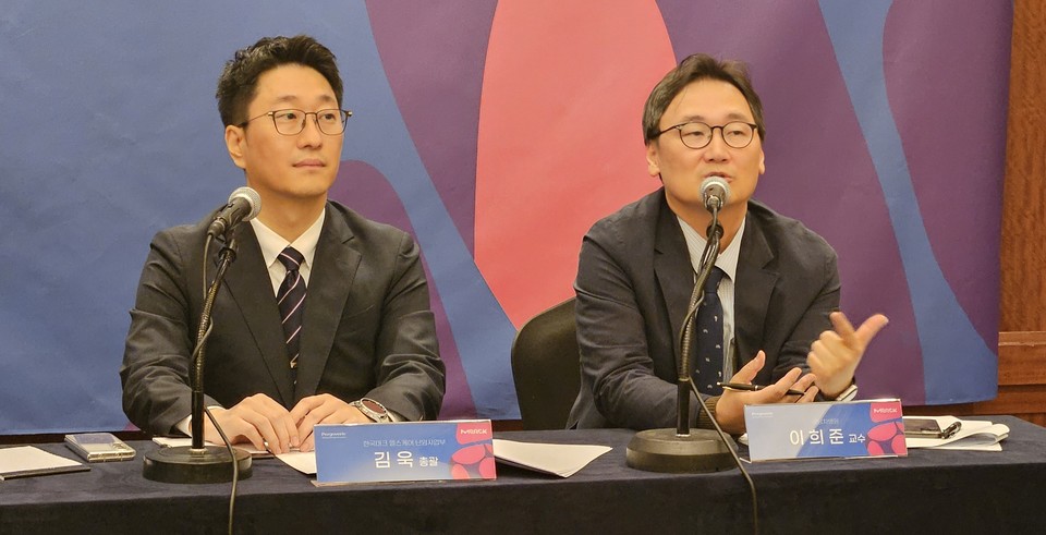 (왼쪽부터) 김욱 한국머크 난임사업부 총괄, 이희준 강남차병원 교수