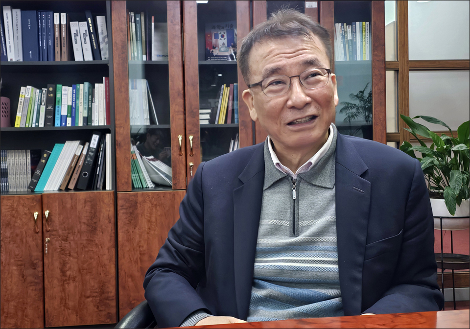 정진호 한국과학기술한림원장은 과학기술정책 전반의 문제를 짚었다.  사진= 조광연 기자.