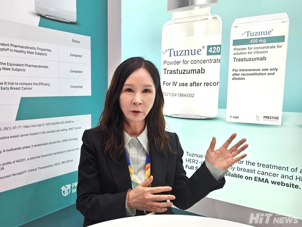 작년 10월 독일에서 열린 유럽종양학회(ESMO)에서 인터뷰 하는 박소연 대표. 사진=히트뉴스 DB.