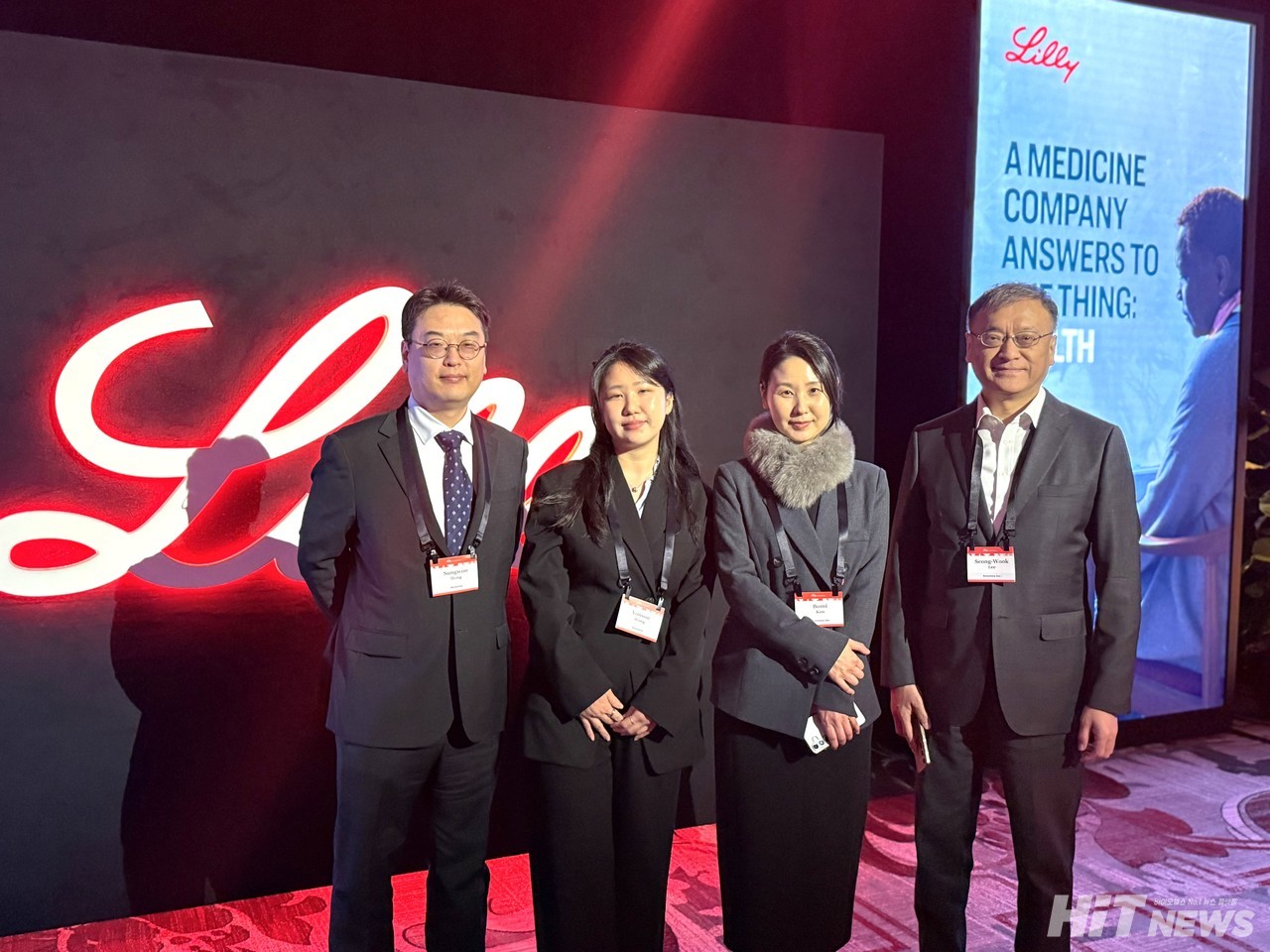 알지노믹스는 12일(현지시간) JP모건 헬스케어 컨퍼런스 행사장에 마련된 일라이 릴리의 리셉션에 초대됐다. (왼쪽부터) 홍성우 부사장, 정연수 메니저, 김보미 팀장, 이성욱 대표 