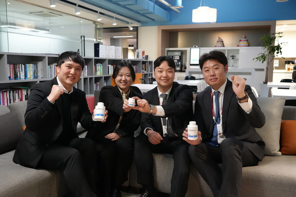 왼쪽부터 이수복 제품개발1팀 팀장, 권혜리 제품개발1팀 매니저, 정재환 ETC마케팅본부 호흡기팀 PM, 오택 ETC마케팅본부 호흡기팀 팀장.