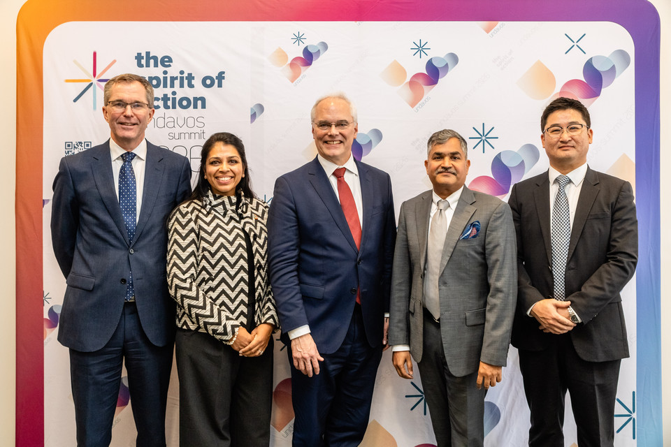 왼쪽부터 존 아른 로팅겐 웰컴트러스트 CEO, 프리야 아그라왈 MSD Health Equity & Partnerships 부문 부사장, 리차드 헤쳇 CEPI CEO, 라만 라오 힐레만연구소 CEO, 김익중 SK바이오사이언스 BD2실장. 사지= SK바이오사이언스 제공