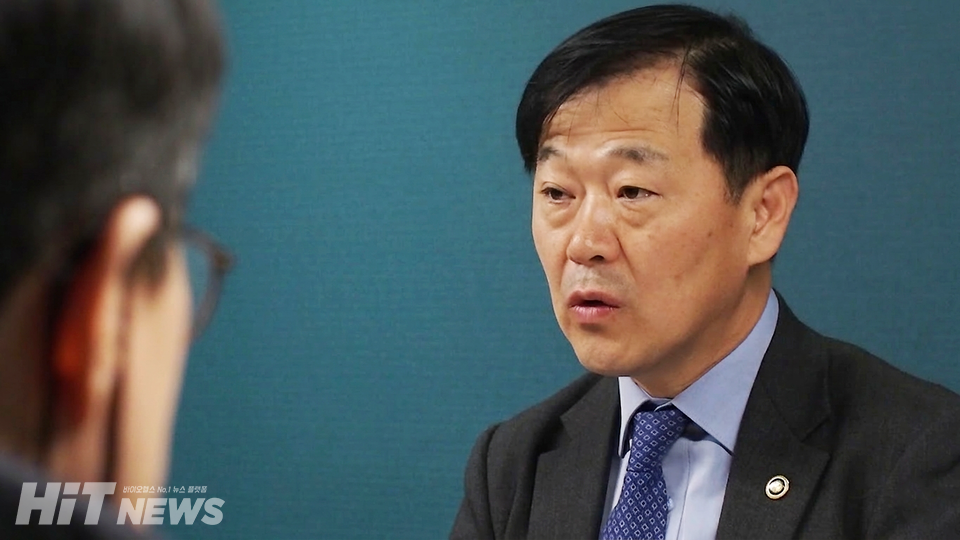 이형훈 복지부 제2차관이 보건복지부 전문기자협의회의 질문에 답하고 있다. 사진=이우진.