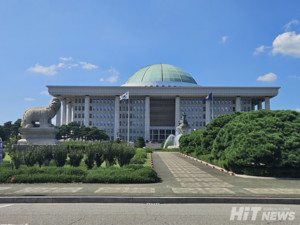 복지부 약배송 확대, 식약처 안전성 관리... 규제 변화 주목 - 뉴스 썸네일 이미지